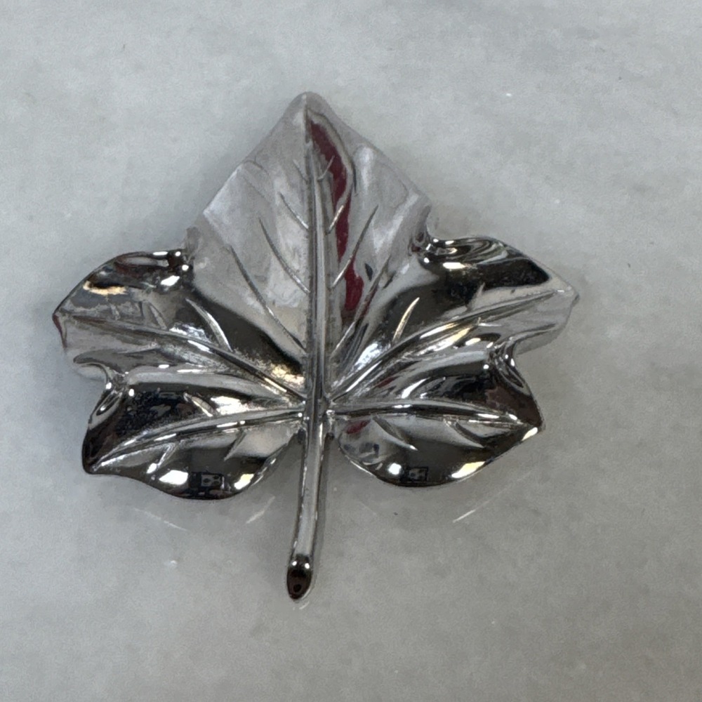 Vintage Gold Crown Trifari Brushed Maple Leaf Pin Brooch